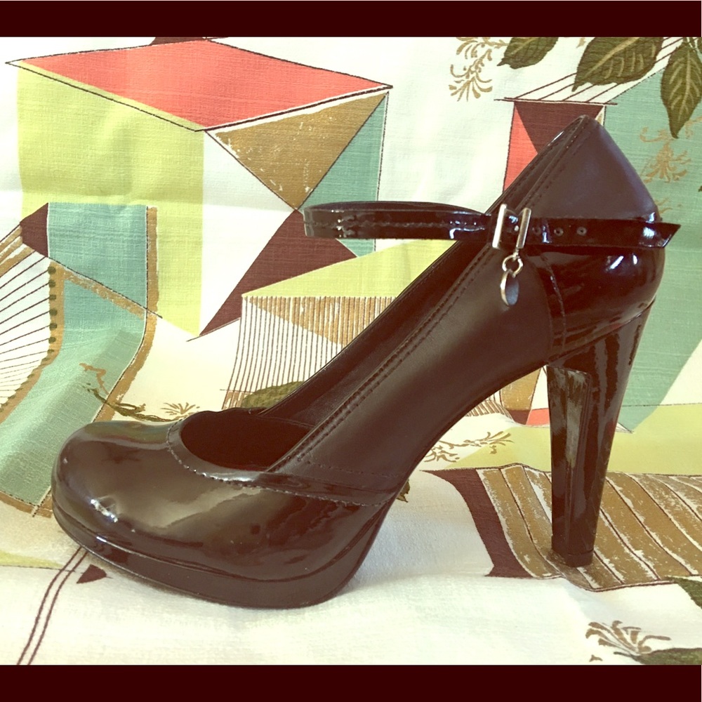 Karen Millen black leather high heels
